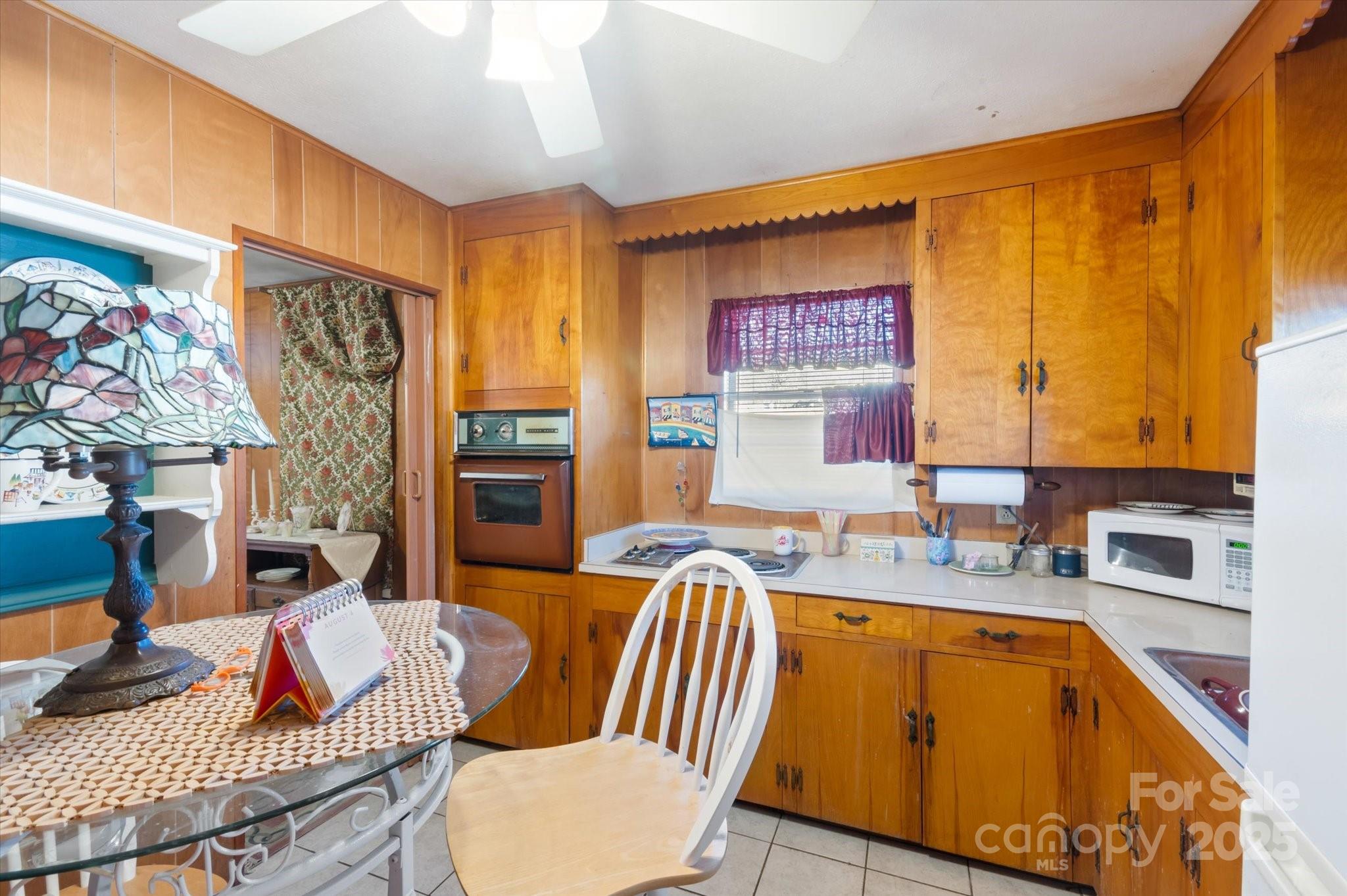 4186 Lake James Road Marion, NC 28752 - Photo 8 of 46