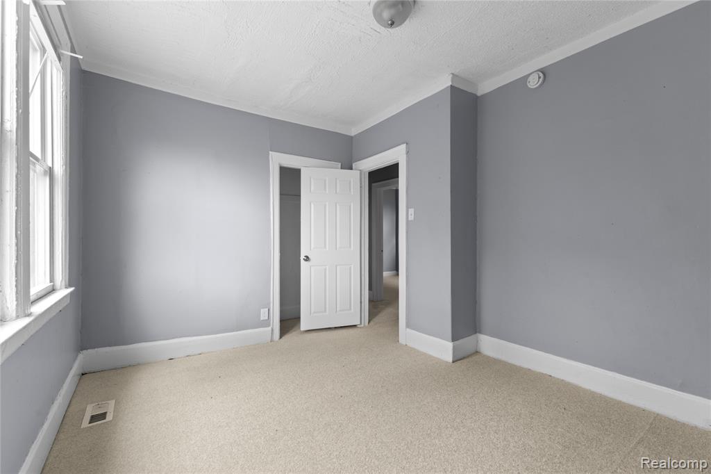 12374 Stoepel Street Detroit, MI 48204 - Photo 13 of 35