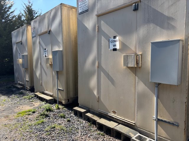 30725 South Wall Street Colton, OR 97017 - Photo 3 of 15