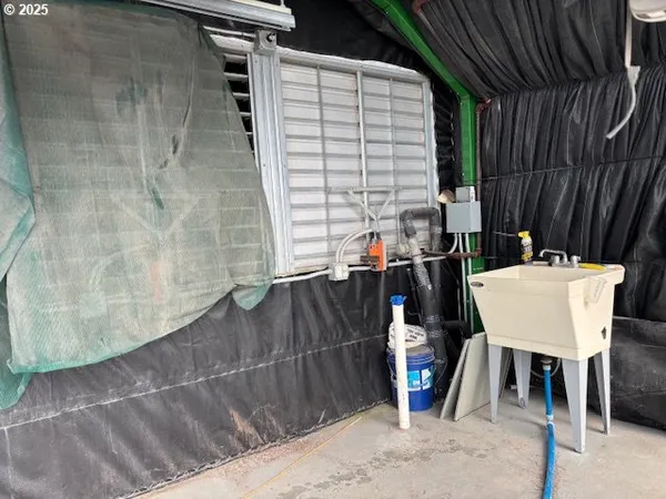 $875,000 | 30725 South Wall Street, Colton, OR 97017