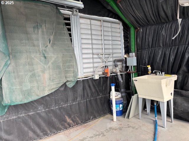 30725 South Wall Street Colton, OR 97017 - Photo 6 of 15