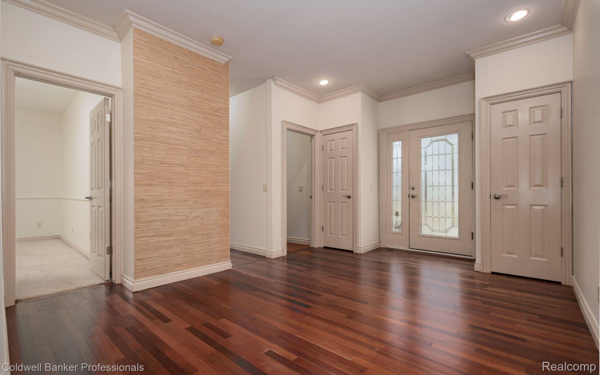 1158 Beta Road Walled Lake, MI 48390 - Photo 6 of 27 Gallery Image 6