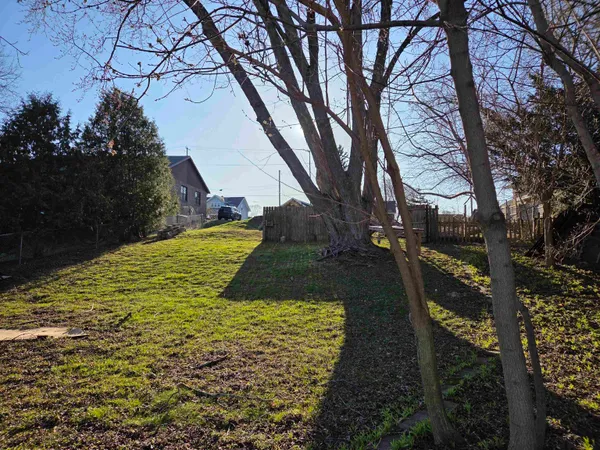 $185,000 | 505 Dewey Avenue, Watertown, WI 53094