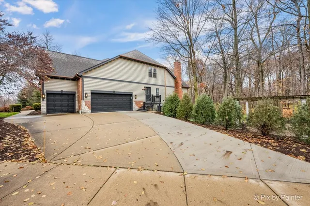 $1,200,000 | 3041 Majestic Oaks Lane, St. Charles, IL 60174