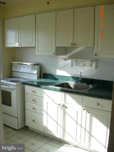 1113 Elm Road Halethorpe, MD 21227 - Photo 4 of 7 Kitchen