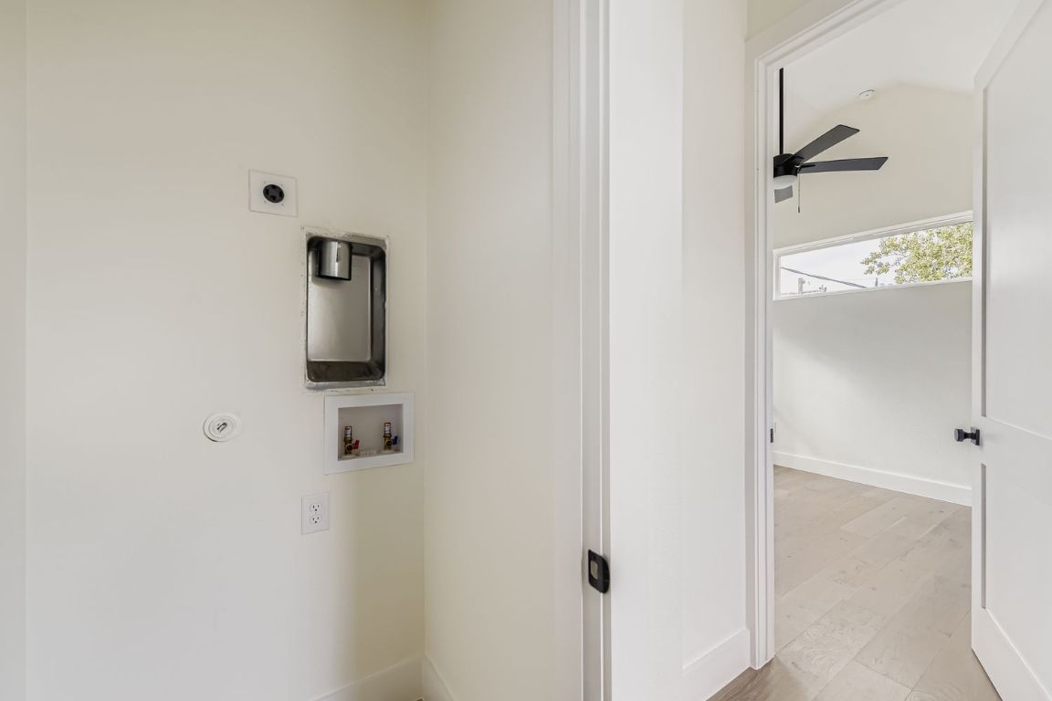 4712 South Forest Drive Austin, TX 78745 - Photo 26 of 27 a bathroom with a shower