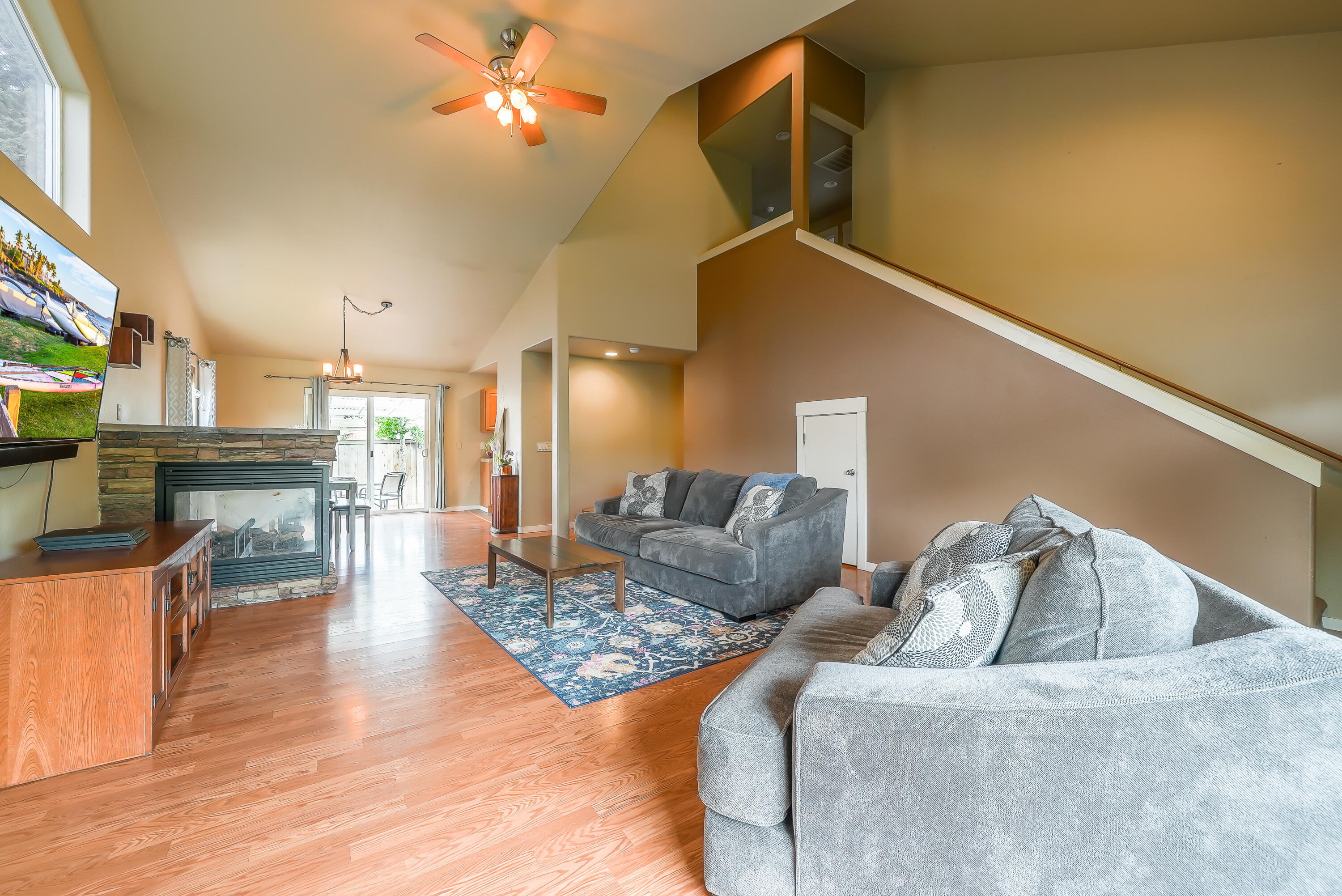 20500 Rolen Avenue Bend, OR 97702 - Photo 6 of 52 8-print-DSC03587-HDR