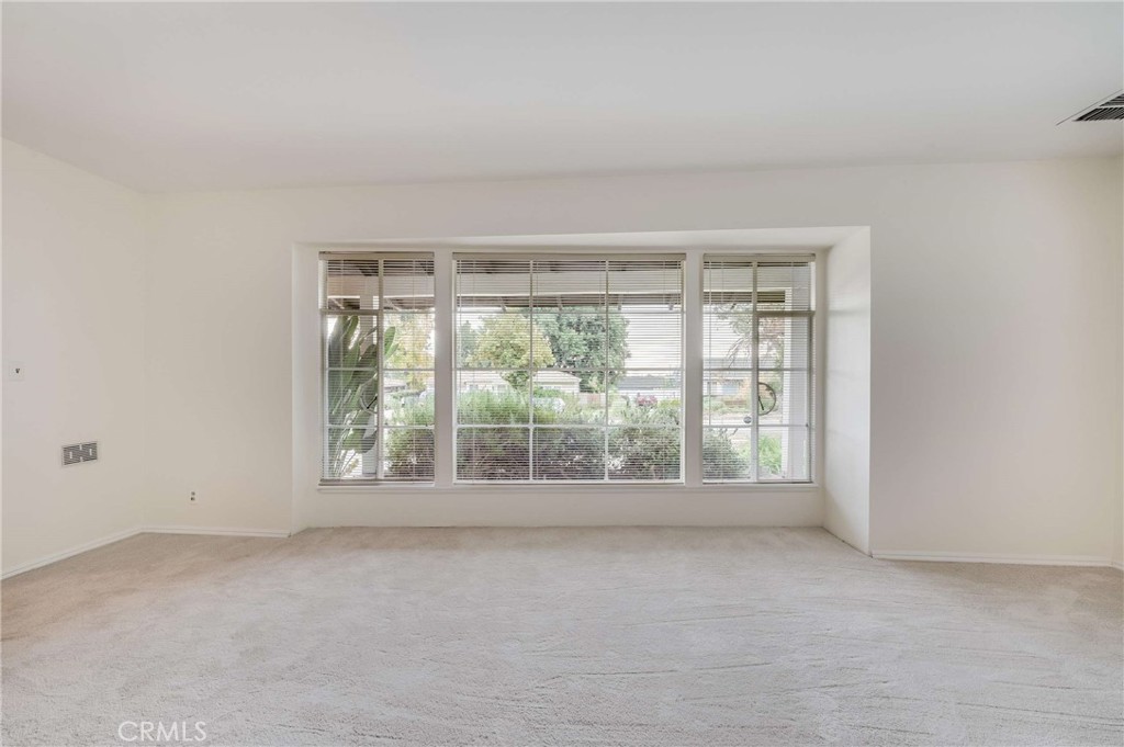 3665 Landfair Road Pasadena, CA 91107 - Photo 7 of 32 an empty room with windows