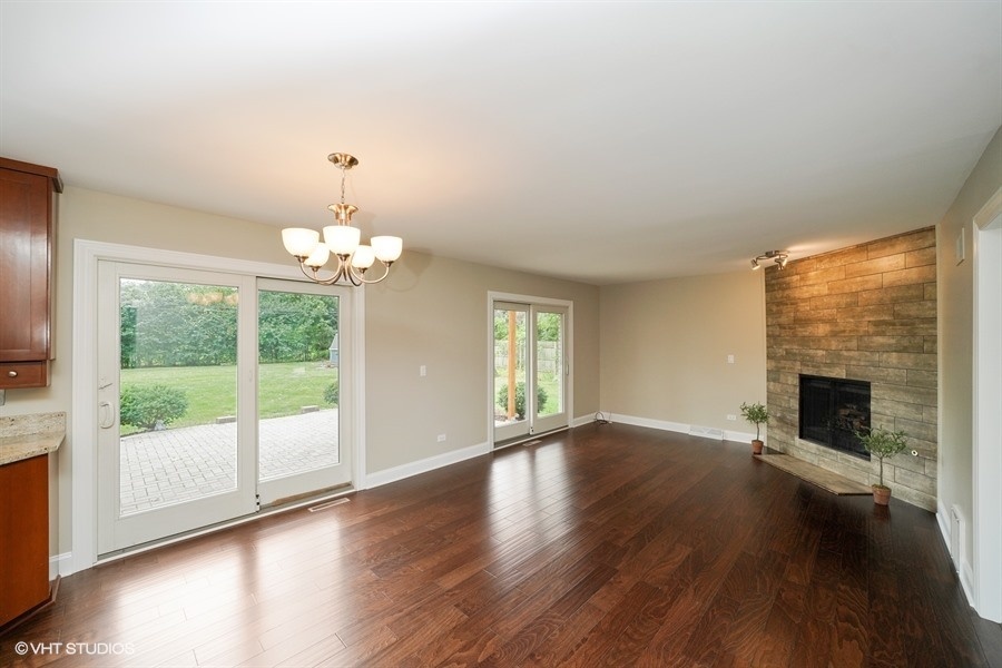 8512 Brookridge Road Downers Grove, IL 60516 - Photo 6 of 19