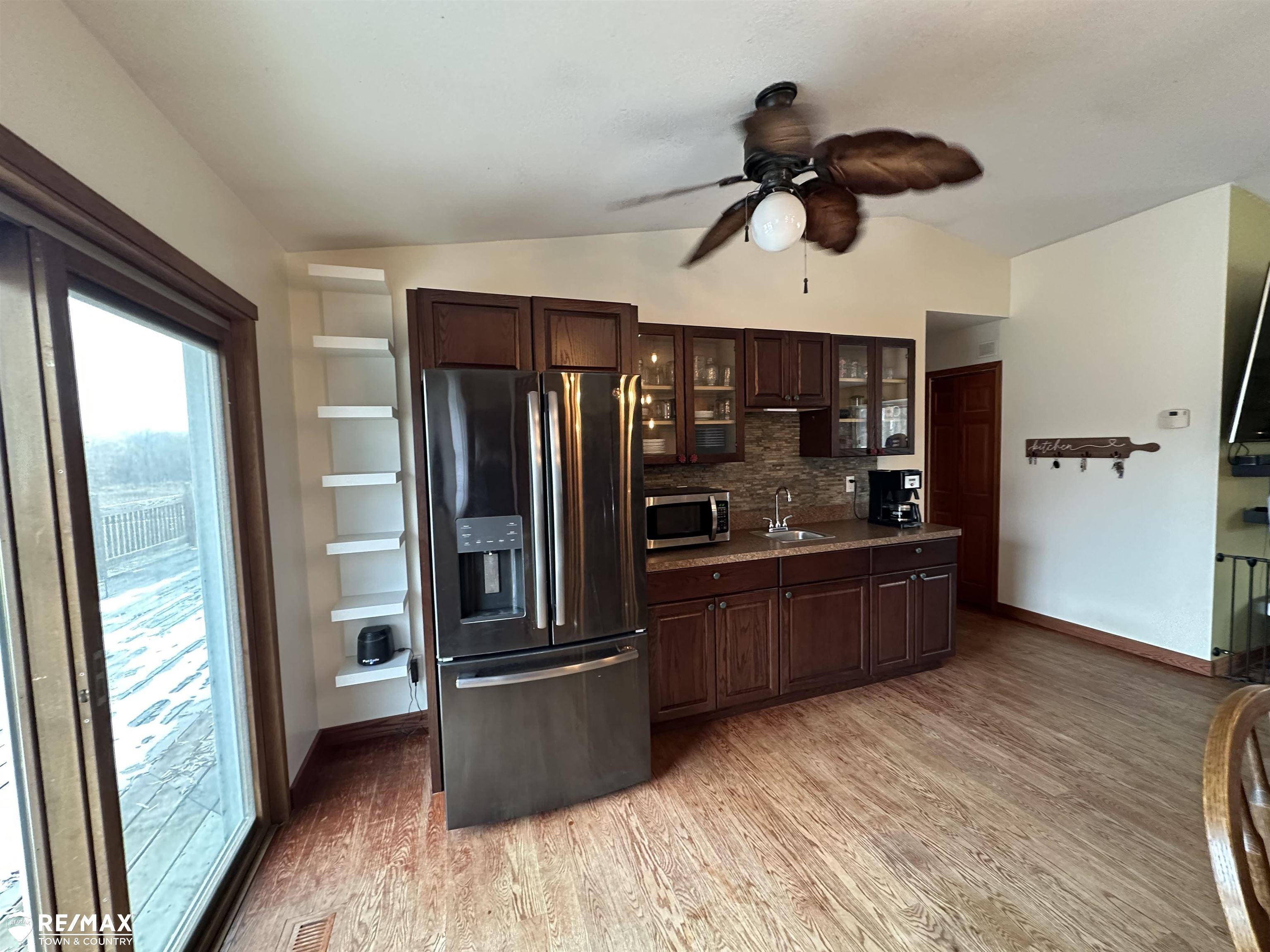 6484 Kelly Road Flushing, MI 48433 - Photo 2 of 37