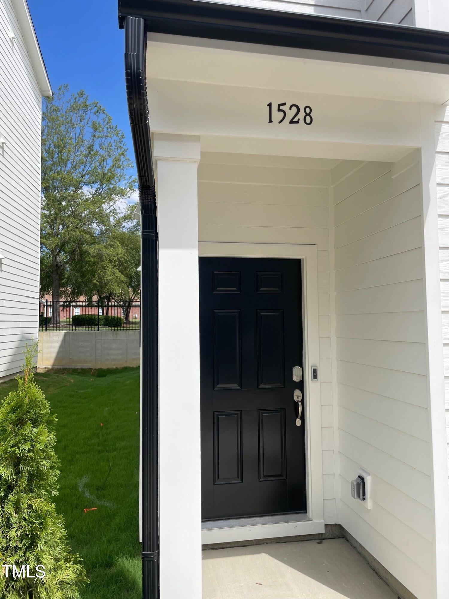 1528 Crescent Townes Way Raleigh, NC 27604 - Photo 2 of 13 34 - house number