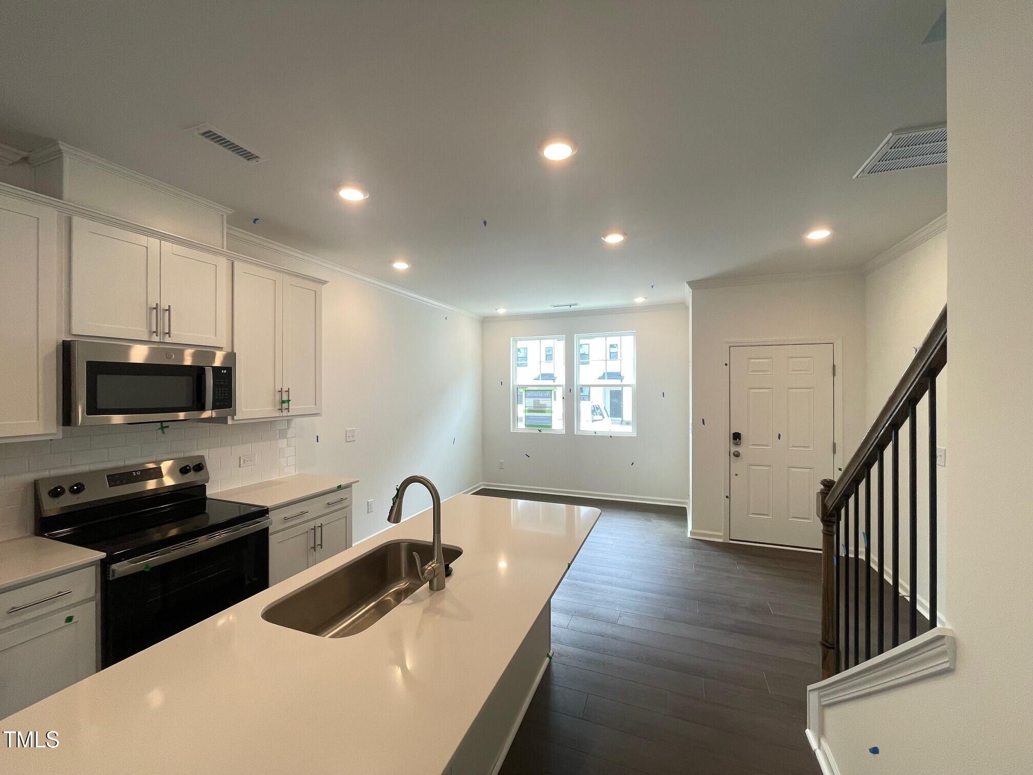 1528 Crescent Townes Way Raleigh, NC 27604 - Photo 3 of 13 34 dining area