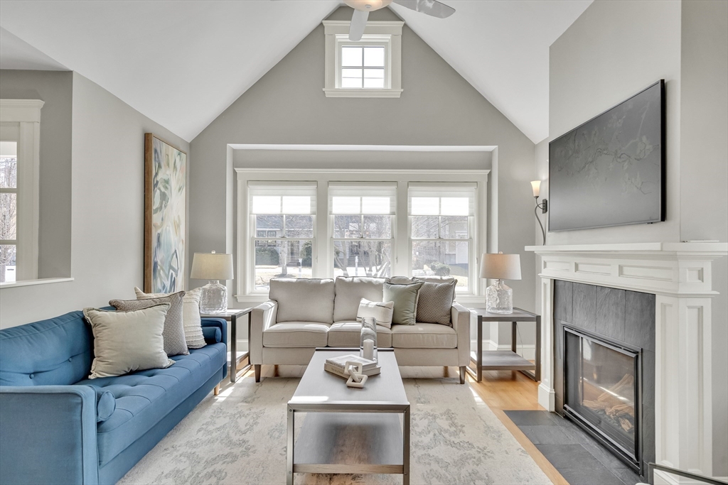 9 Freemont Street Lexington, MA 02421 - Photo 4 of 42