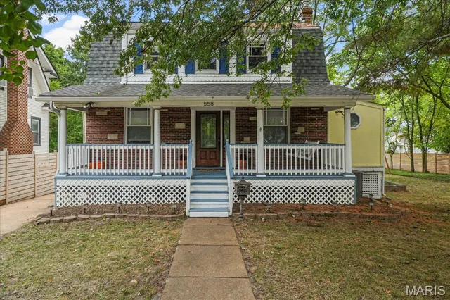 $549,000 | 558 South Geyer Road, Kirkwood, MO 63122