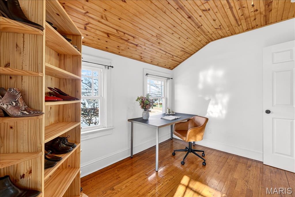 558 South Geyer Road Kirkwood, MO 63122 - Photo 19 of 27