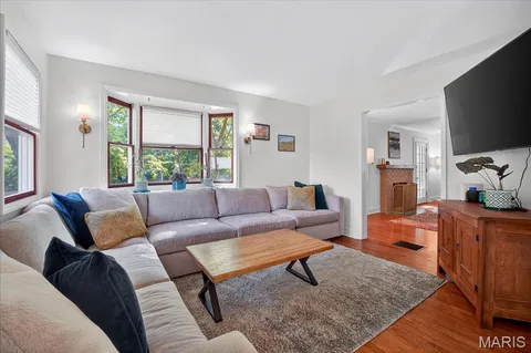 $549,000 | 558 South Geyer Road, Kirkwood, MO 63122