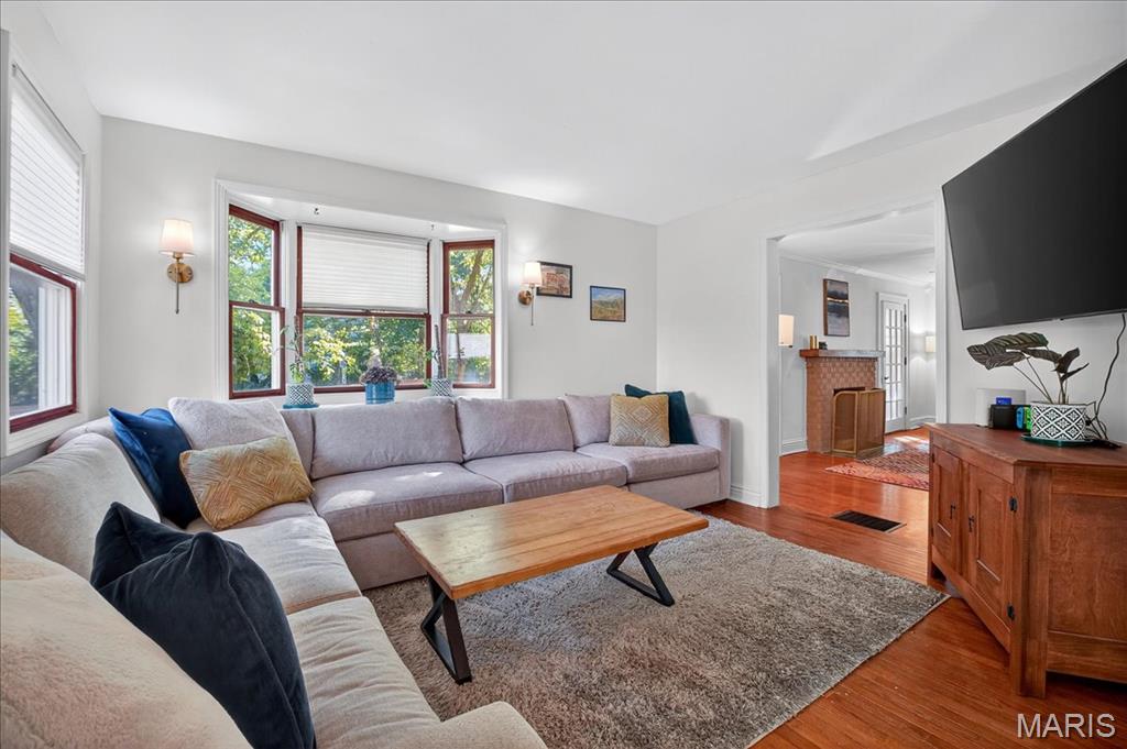 558 South Geyer Road Kirkwood, MO 63122 - Photo 6 of 27