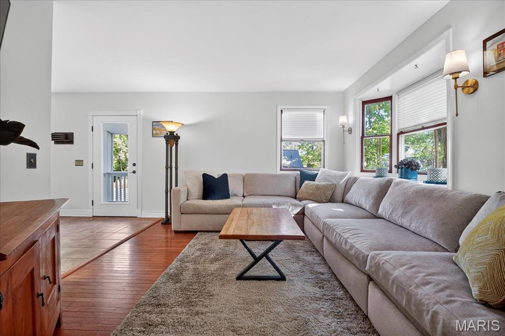 558 South Geyer Road Kirkwood, MO 63122 - Photo 7 of 27