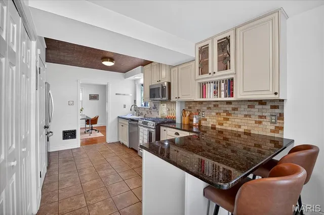 $549,000 | 558 South Geyer Road, Kirkwood, MO 63122