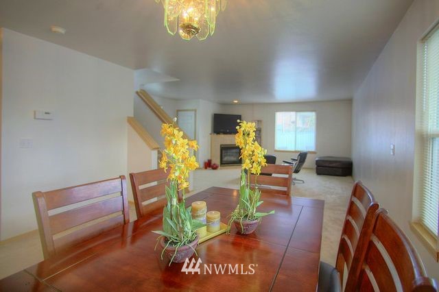 2436 Northeast 13th Street Renton, WA 98056 - Photo 3 of 12 Gallery Image 3