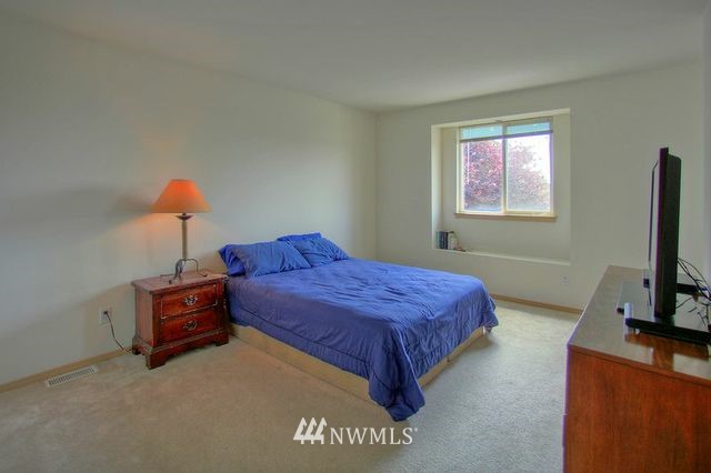 2436 Northeast 13th Street Renton, WA 98056 - Photo 8 of 12 Gallery Image 8