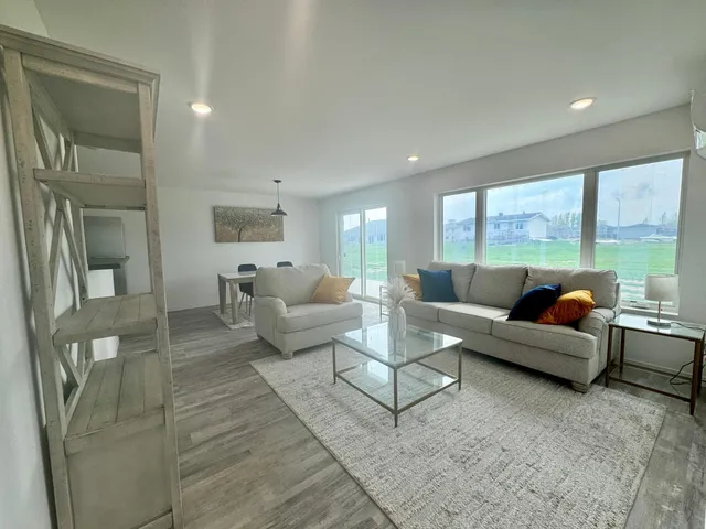 $229,000 | 600 Garfield Street Southeast, Warroad, MN 56763