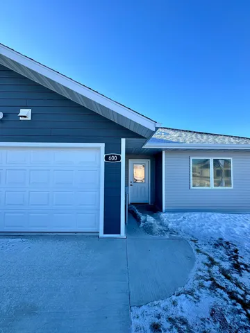 $229,000 | 600 Garfield Street Southeast, Warroad, MN 56763