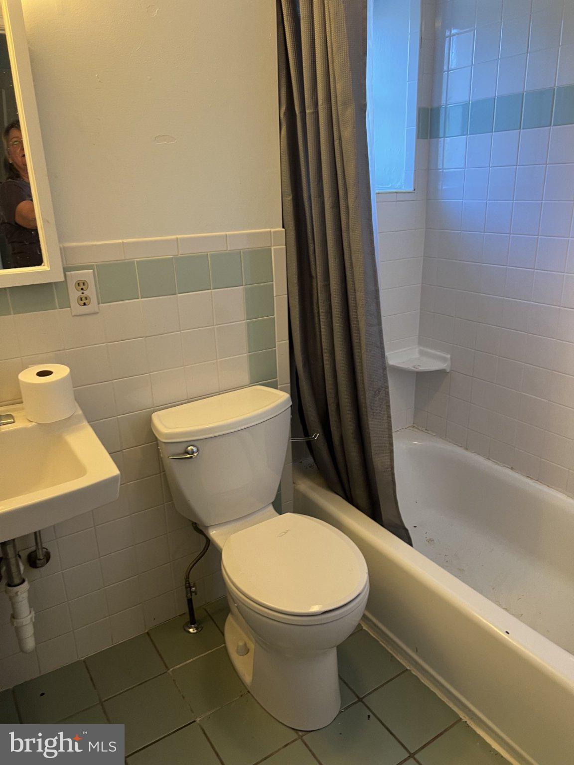 21 South Martin Street Clear Spring, MD 21722 - Photo 16 of 42 2nd Floor Bath/unoccupied