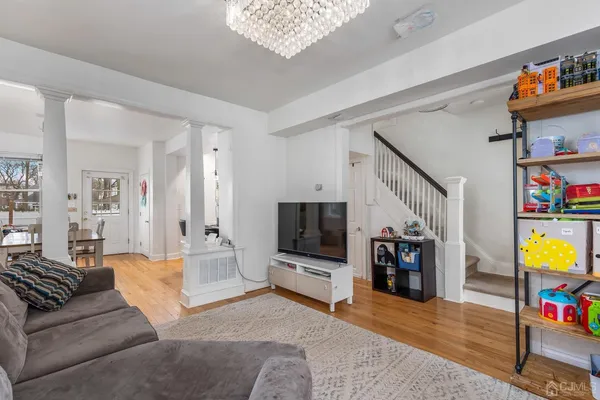 $4,800 | 236 Montgomery Street, Highland Park, NJ 08904