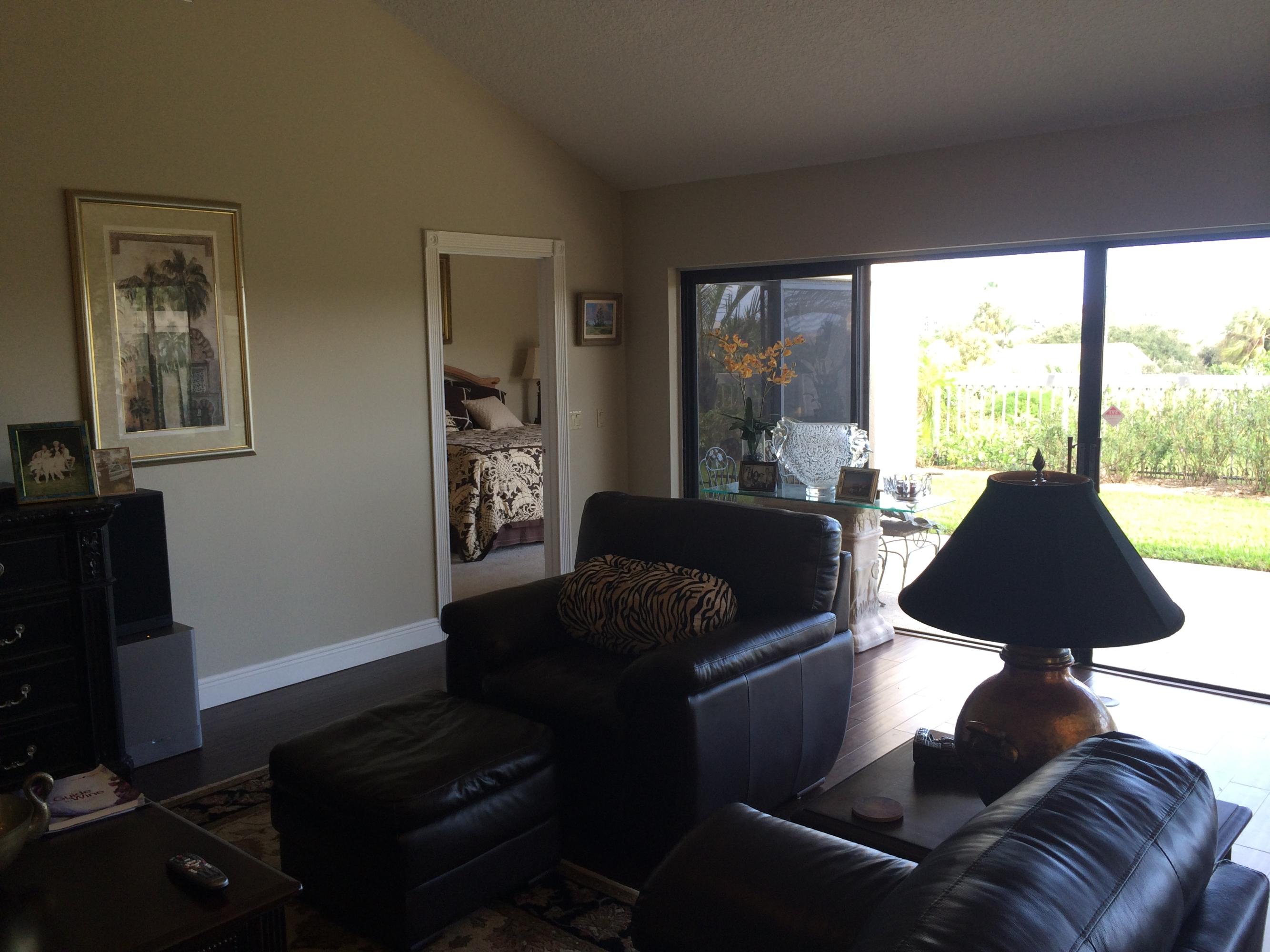 189 Ridge Road Jupiter, FL 33477 - Photo 13 of 38 Living Room