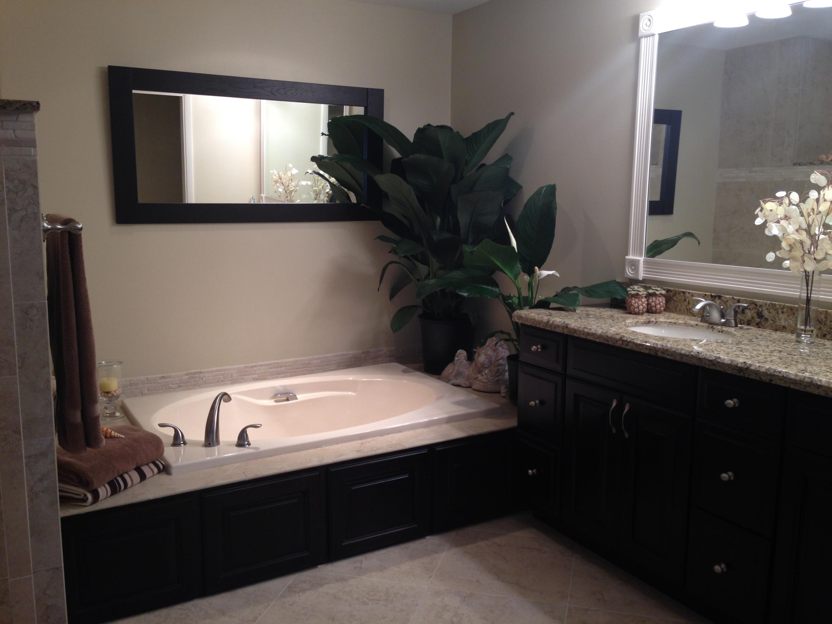 189 Ridge Road Jupiter, FL 33477 - Photo 19 of 38 Master Bath