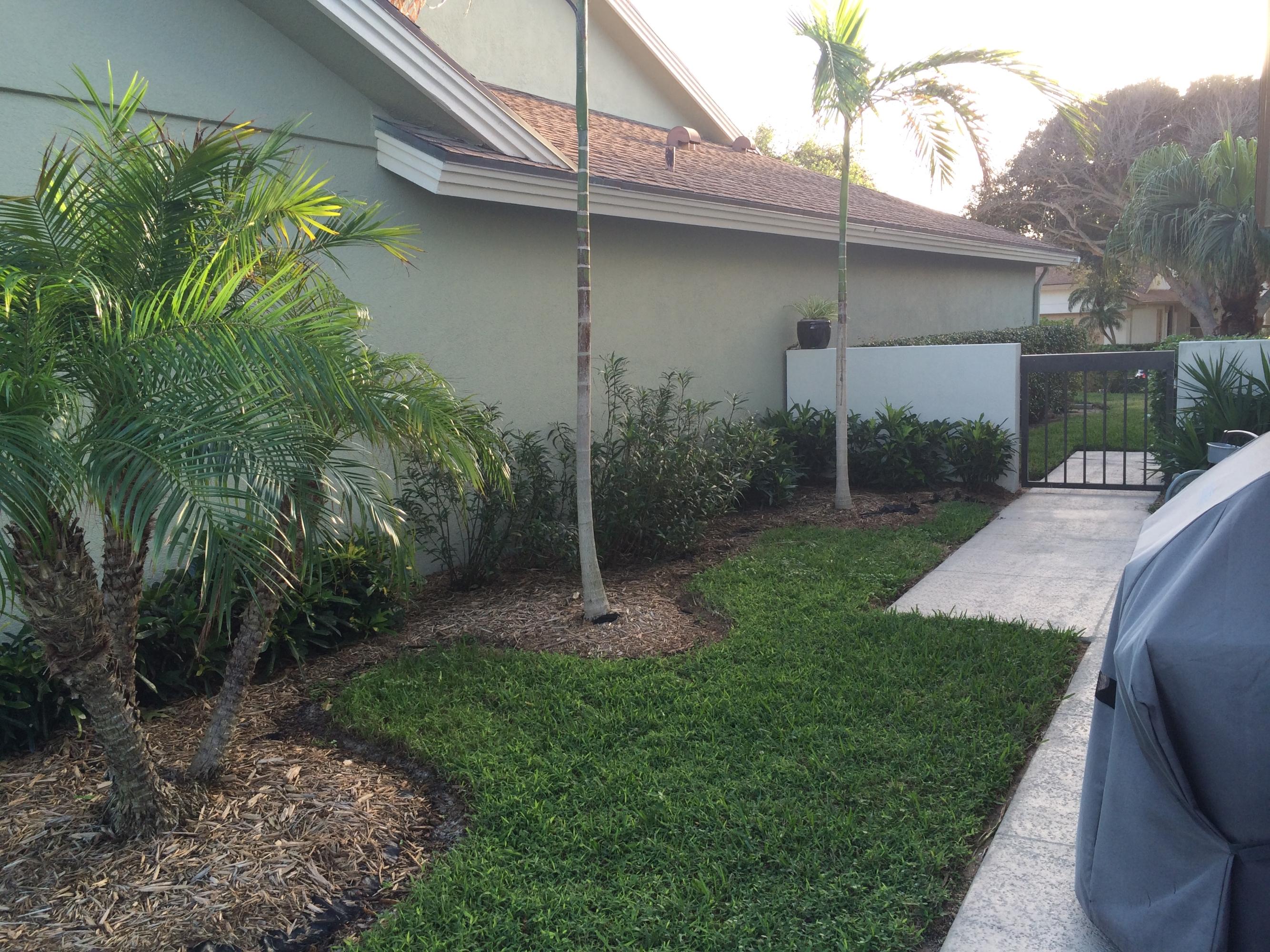 189 Ridge Road Jupiter, FL 33477 - Photo 37 of 38 Side Yard
