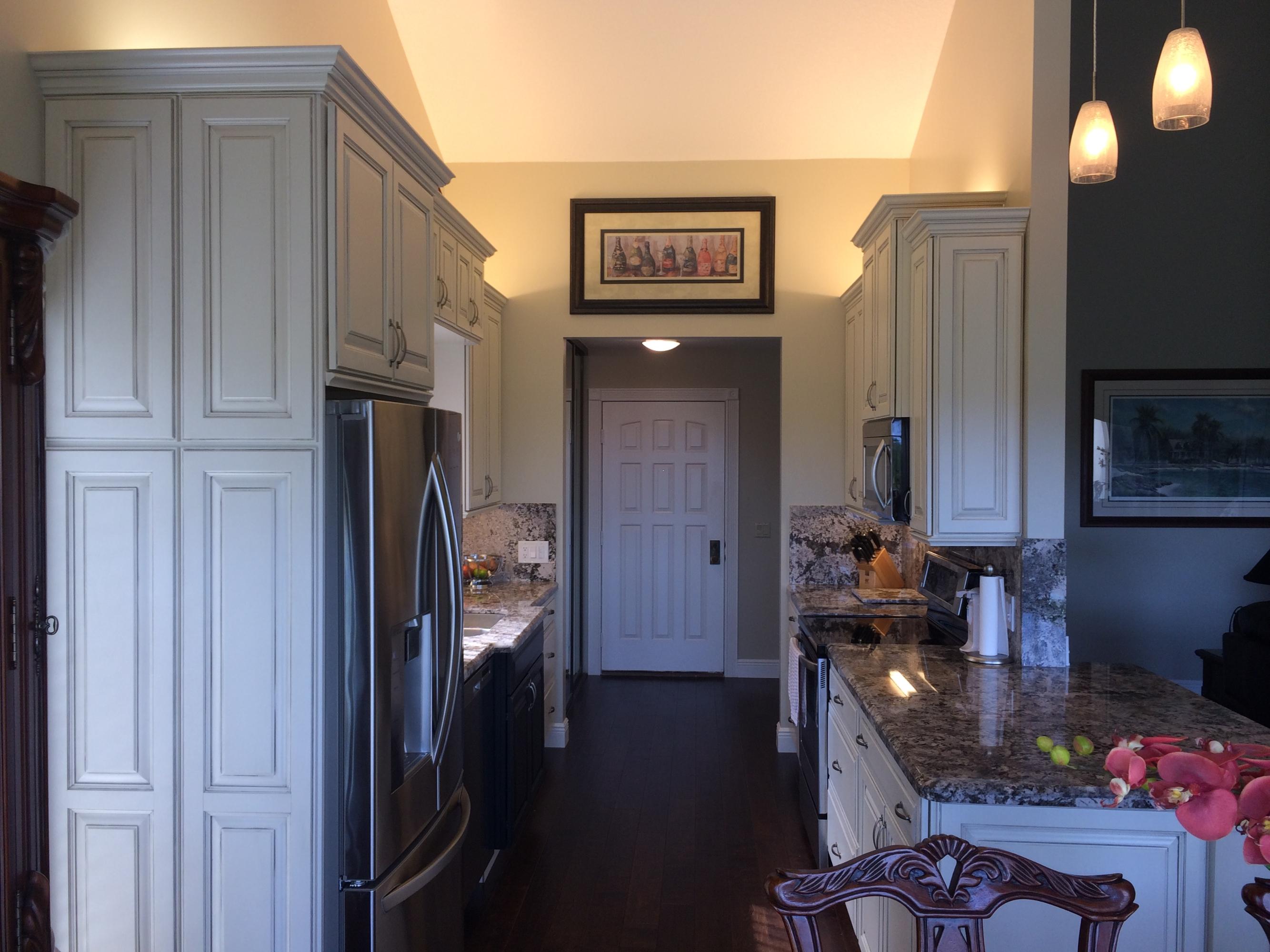 189 Ridge Road Jupiter, FL 33477 - Photo 4 of 38 Kitchen From Dining Area View