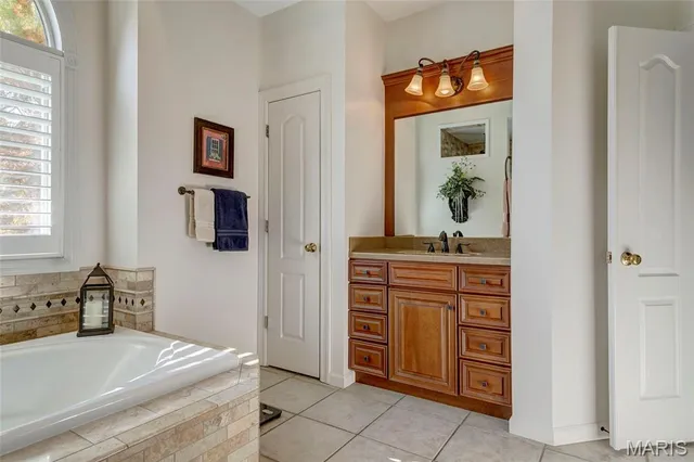 $1,240,000 | 2109 Saddlebred Court, Chesterfield, MO 63005