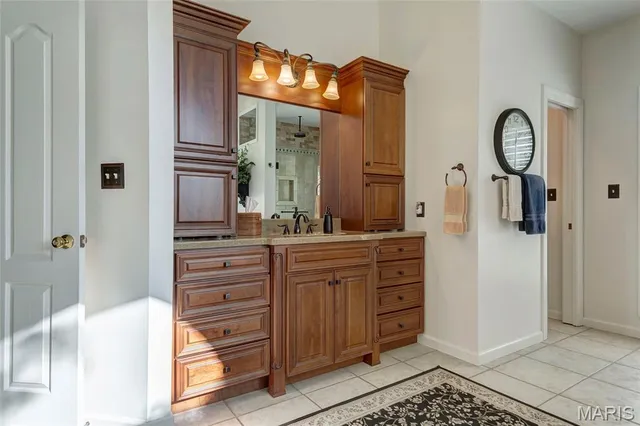 $1,240,000 | 2109 Saddlebred Court, Chesterfield, MO 63005