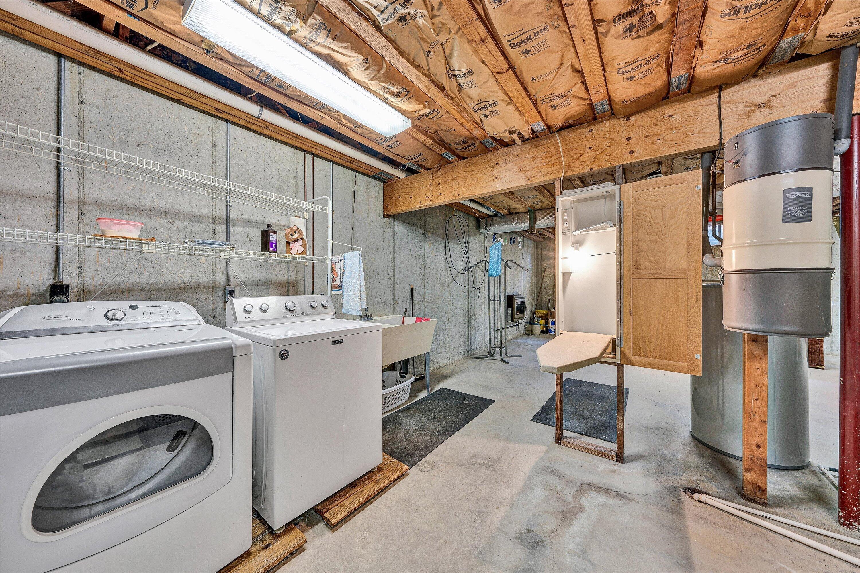 1280 Longview Road Roanoke, VA 24018 - Photo 35 of 51 40-DSC00196
