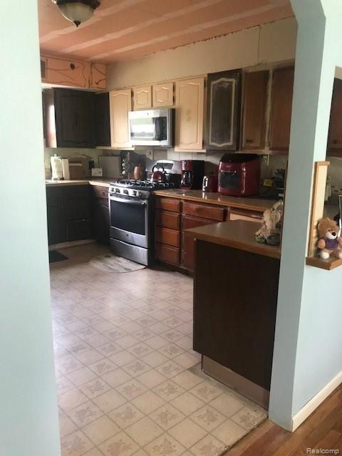 7427 Lehring Road Bancroft, MI 48414 - Photo 23 of 47 IMG_0878.jpg
