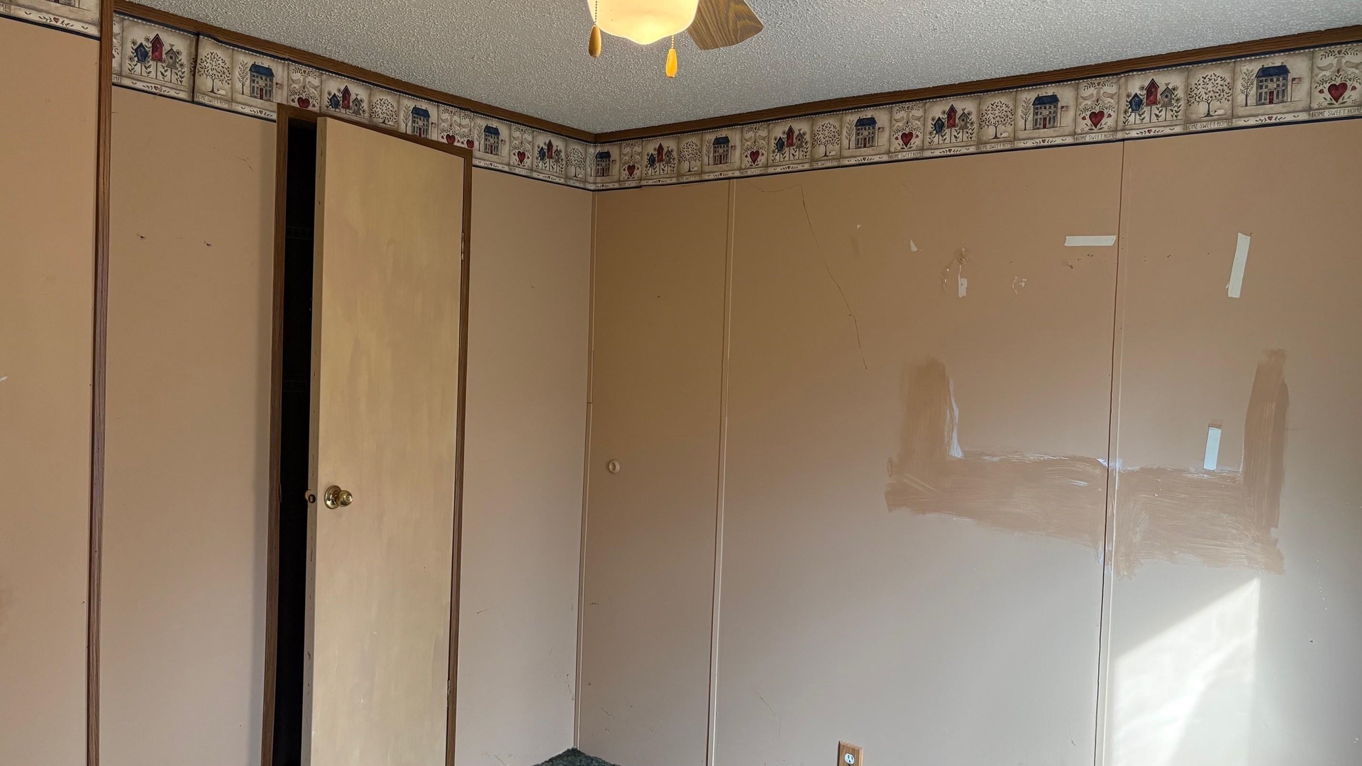 2954 Cardinals Lane Chester, IL 62233 - Photo 16 of 32 a bathroom with a shower and a mirror