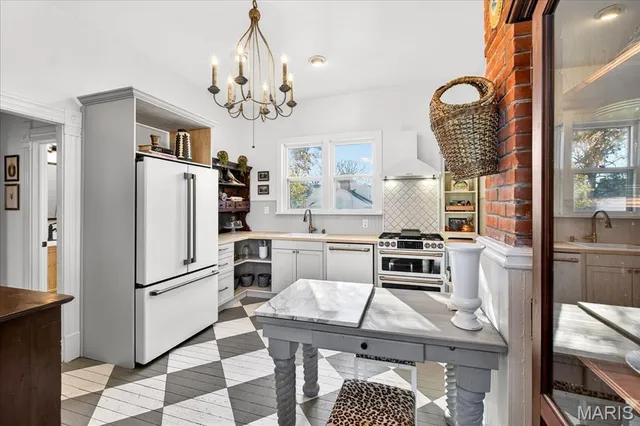 $750,000 | 437 Selma Avenue, Webster Groves, MO 63119