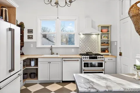 $750,000 | 437 Selma Avenue, Webster Groves, MO 63119