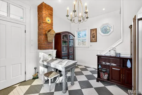 $750,000 | 437 Selma Avenue, Webster Groves, MO 63119