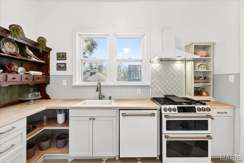 $750,000 | 437 Selma Avenue, Webster Groves, MO 63119