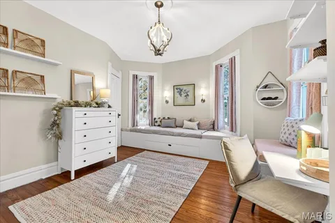 $750,000 | 437 Selma Avenue, Webster Groves, MO 63119