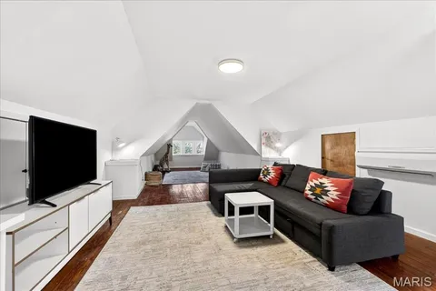 $750,000 | 437 Selma Avenue, Webster Groves, MO 63119