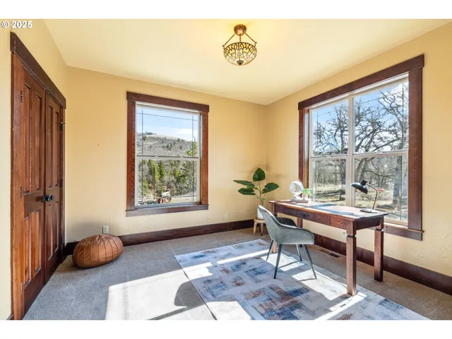 $930,000 | 2257 Dundas Way, Mosier, OR 97040