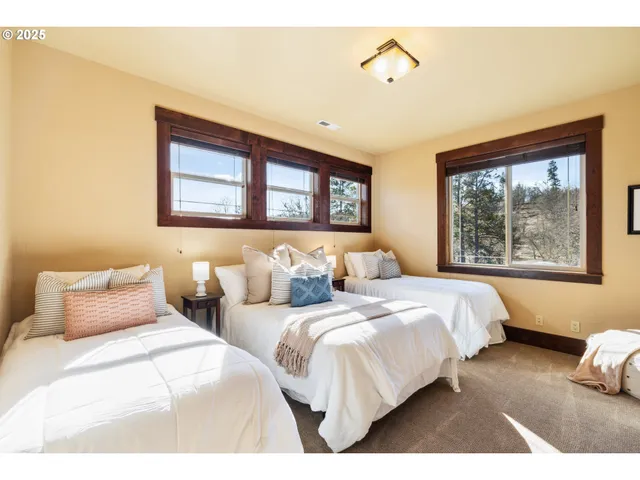 $930,000 | 2257 Dundas Way, Mosier, OR 97040