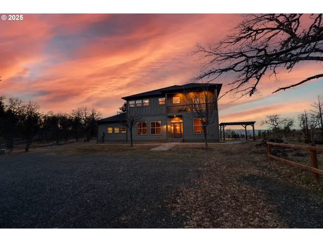 $930,000 | 2257 Dundas Way, Mosier, OR 97040