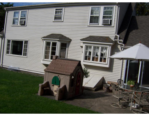 106 Standish Road Lynn, MA 01904 - Photo 16 of 19 Gallery Image 16