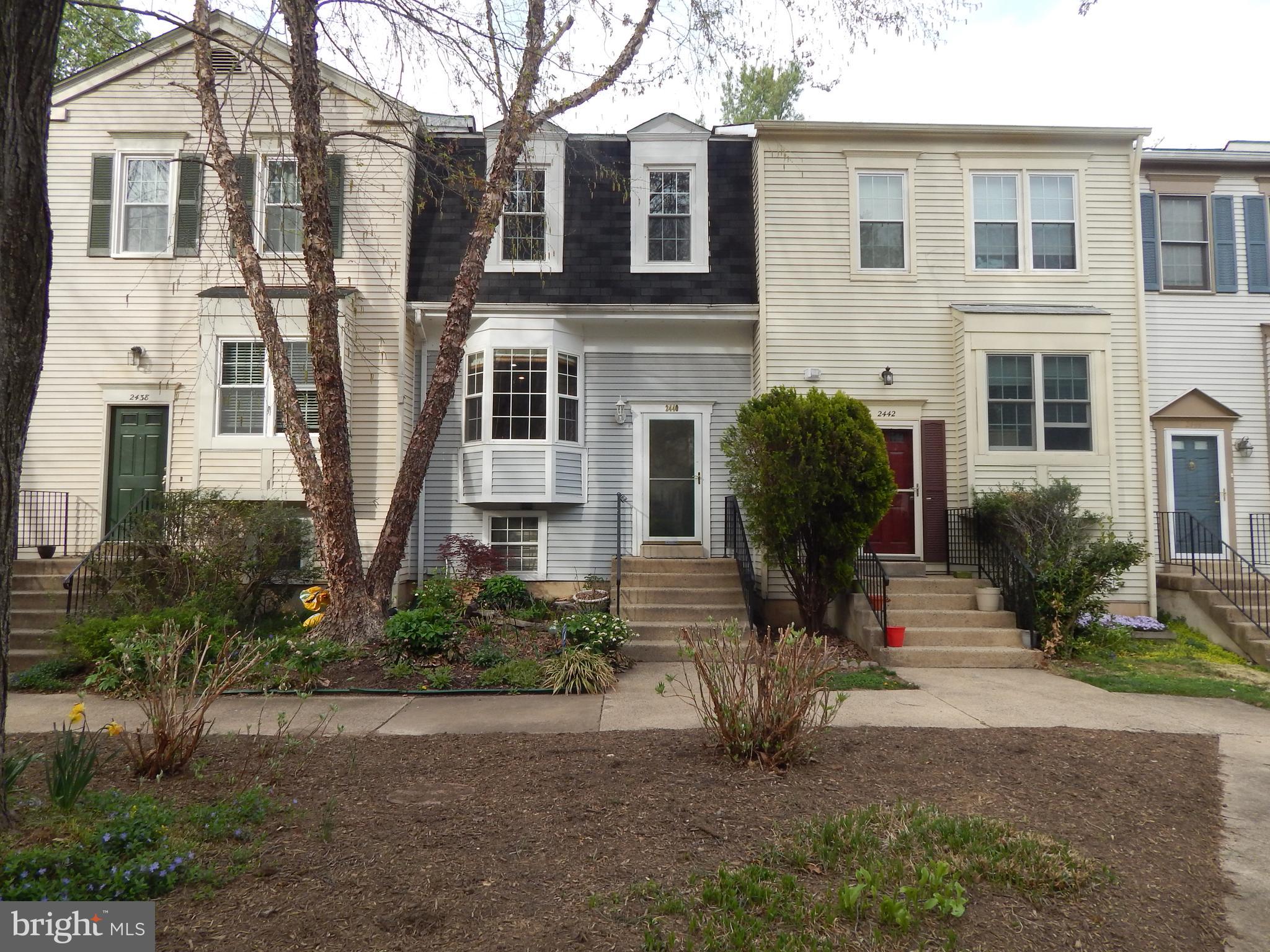 2440 Ridgehampton Court Reston, VA 20191 - Photo 3 of 30