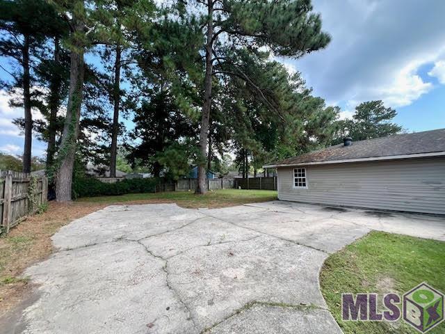 5252 North Shamrock Drive Baton Rouge, LA 70814 - Photo 3 of 14 Backyard